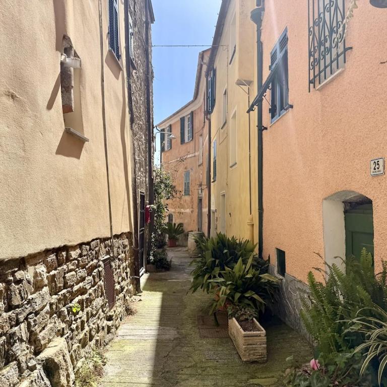 HOST4U - ex Archbishop's House & Terrace, Imperia - Appartamento con 1 Camera da Letto, Balcone e Vista Mare - 33
