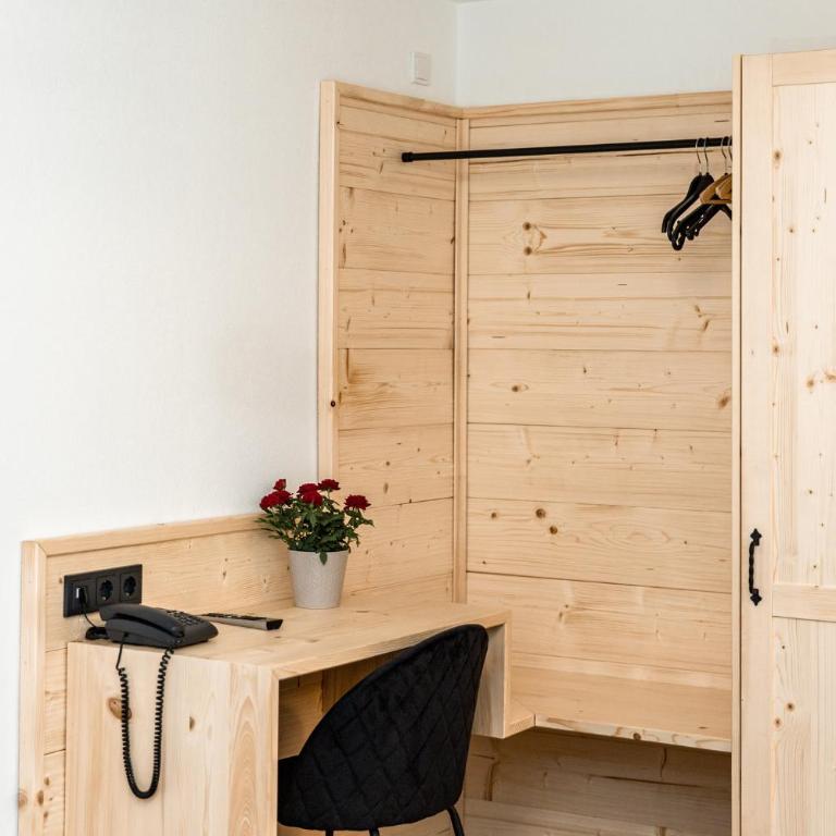 Gästehaus Sägfeiler - Apartment mit 2 Schlafzimmern und Balkon - 12