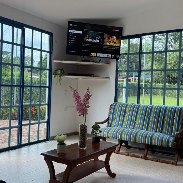 Quinta con Jacuzzi, Cancha de fútbol y Bolirana - Casa de 5 dormitorios - 29