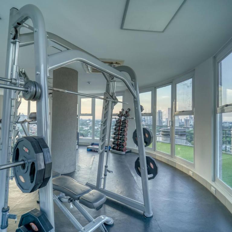 Executive Apartment in Corporate Axis Ideal for Business Stay - One-Bedroom Apartment - 8