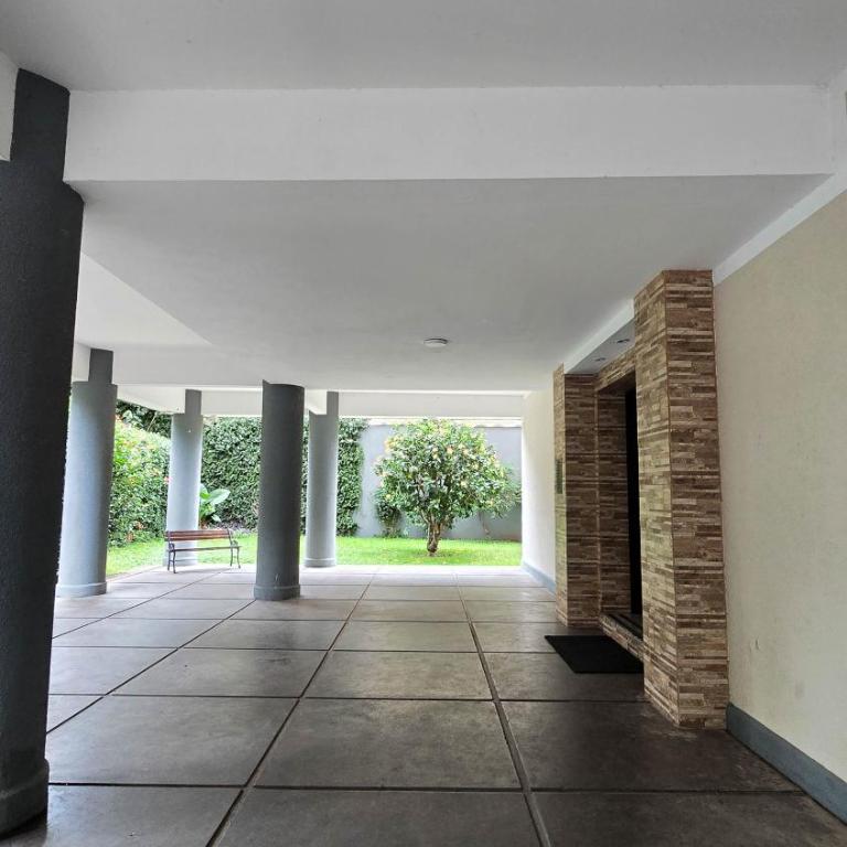 Refugio Urbano en Jujuy, Departamento Amplio, Luminoso y Céntrico - Three-Bedroom Apartment - 14