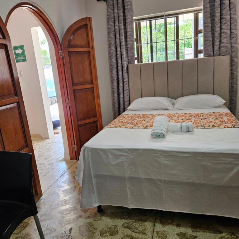 Caribbean Airport Hotel - Standard Double Room - 3