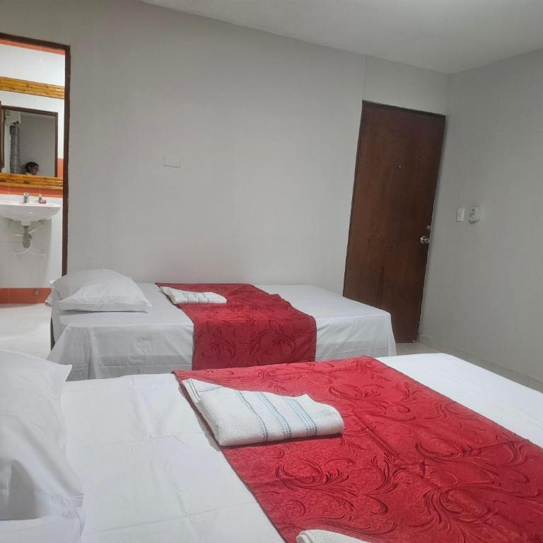 Caribbean Airport Hotel - Standard Triple Room - 8