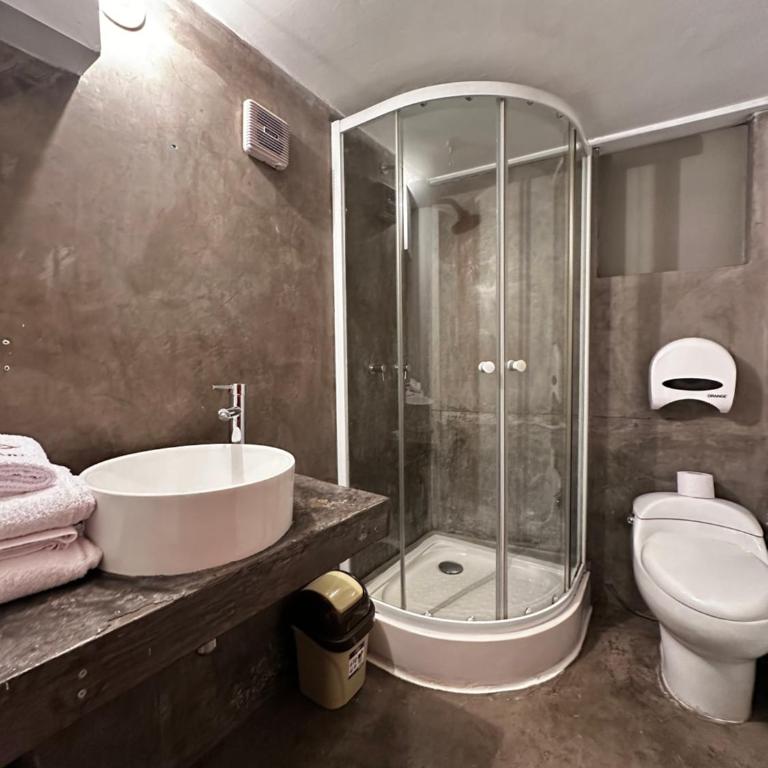 Eco Bunnu Inn Santa Ana - Deluxe Queen Room - 11
