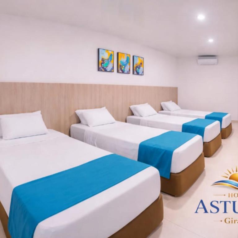 Hotel Asturias - Habitación Cuádruple Confort - 3