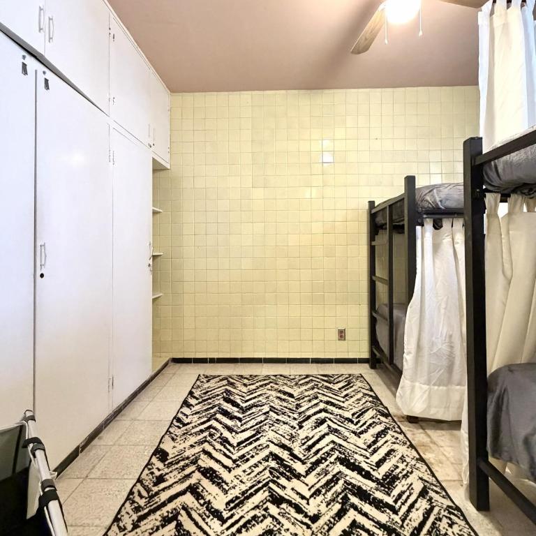 Hostal Punto Americana - Bed in 4-Bed Mixed Dormitory Room - 1