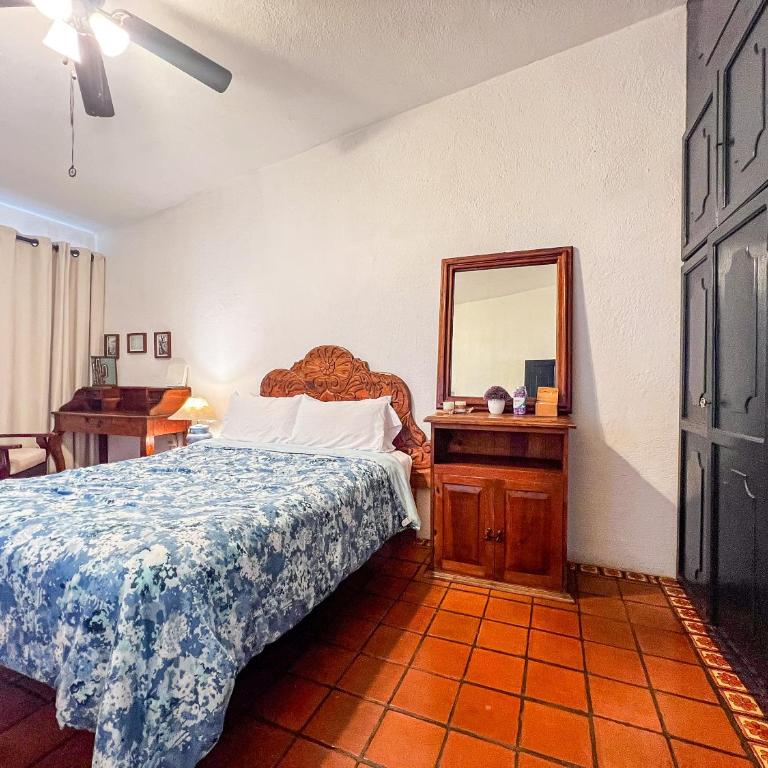 Casa Blanca Condominio - One-Bedroom Apartment - 12