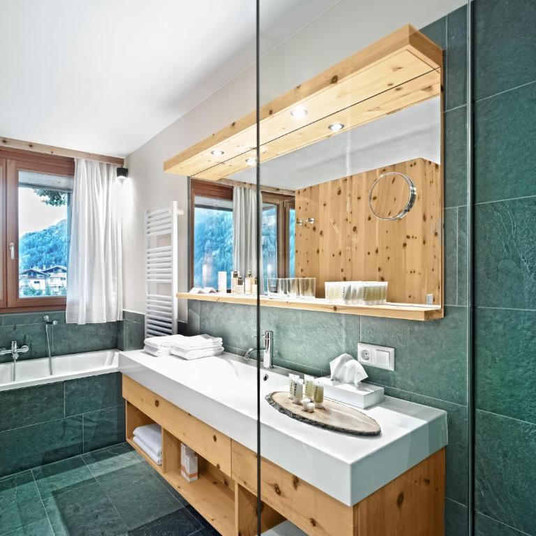 Arosea Life Balance Hotel - Chambre Double avec Balcon - Vue sur Montagnes - 1