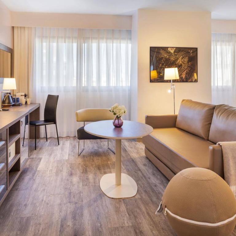 Meliá Lebreros - Suite Junior The Level - 2
