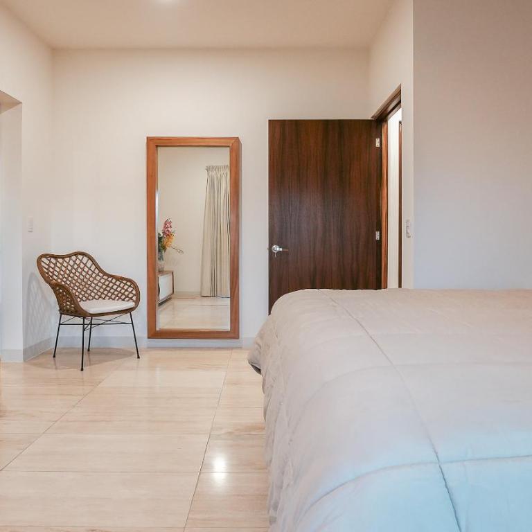 Casa Altamar - Rooftop, vistas y Piscina a pasos del Malecon - Three-Bedroom Vacation Home - 21