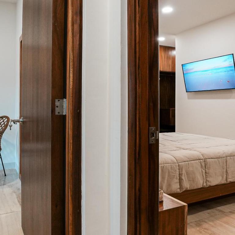 Casa Altamar - Rooftop, vistas y Piscina a pasos del Malecon - Three-Bedroom Vacation Home - 12
