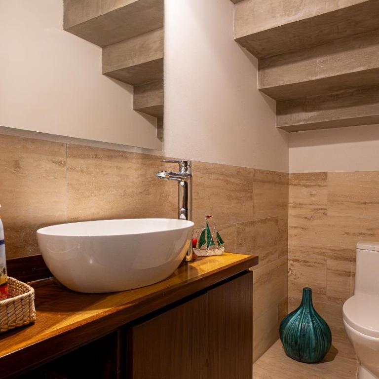 Casa Altamar - Rooftop, vistas y Piscina a pasos del Malecon - Three-Bedroom Vacation Home - 49