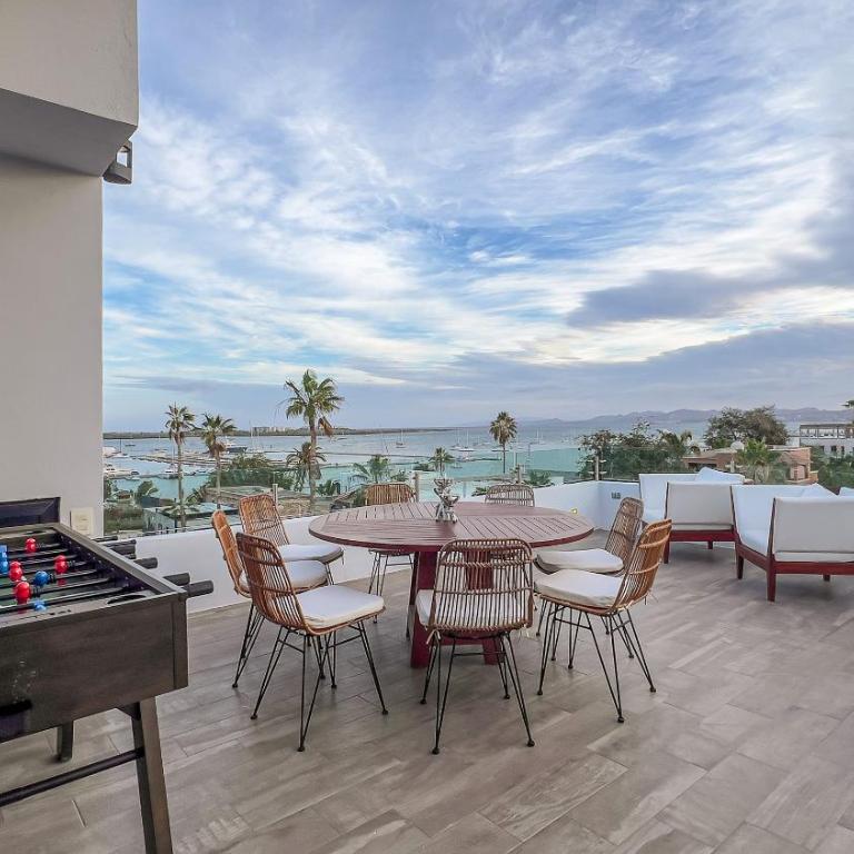 Casa Altamar - Rooftop, vistas y Piscina a pasos del Malecon - Three-Bedroom Vacation Home - 60