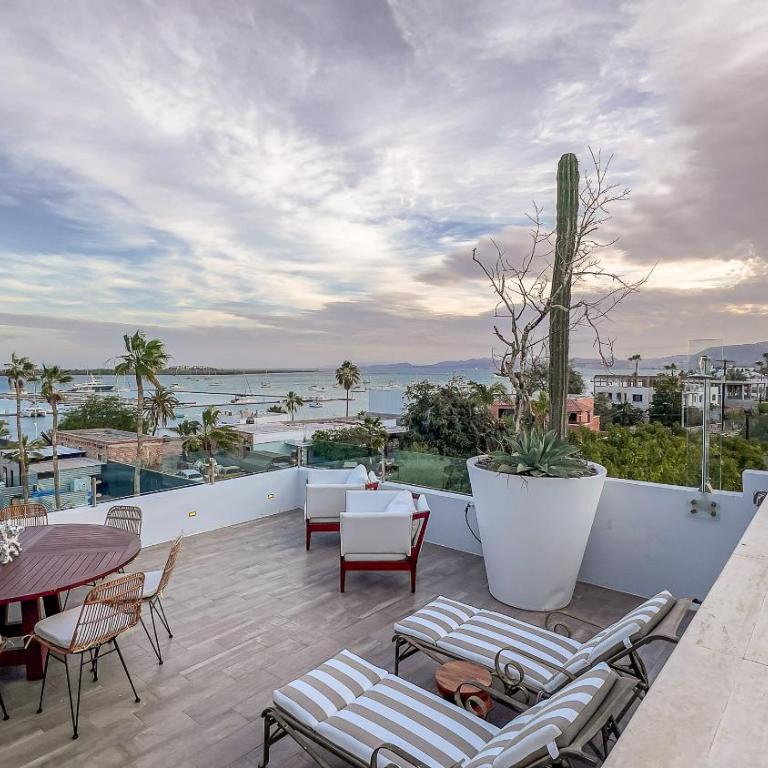 Casa Altamar - Rooftop, vistas y Piscina a pasos del Malecon - Three-Bedroom Vacation Home - 74