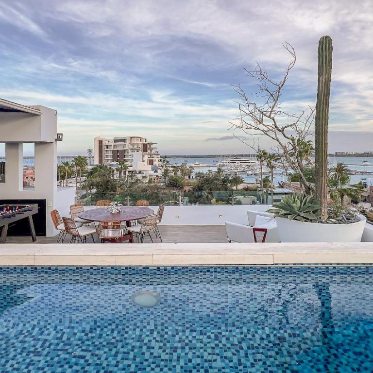 Casa Altamar - Rooftop, vistas y Piscina a pasos del Malecon - Three-Bedroom Vacation Home - 76