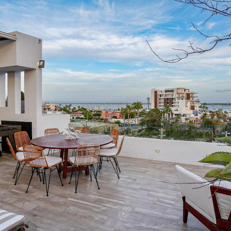Casa Altamar - Rooftop, vistas y Piscina a pasos del Malecon - Three-Bedroom Vacation Home - 87