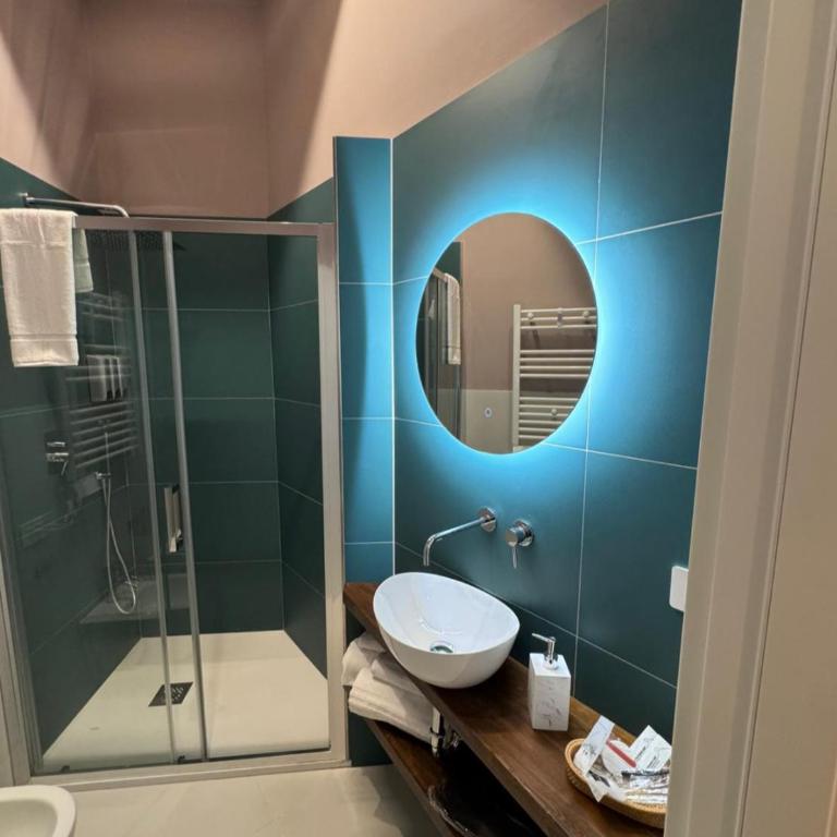 Poerio Station Rooms & Apartment - Deluxe Double Room with Balcony - 19