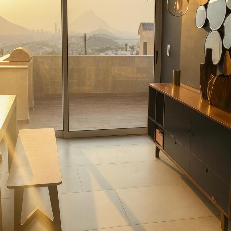 Hermosa Casa con Espectaculares Vistas al Sur de Mty - Three-Bedroom House - 14