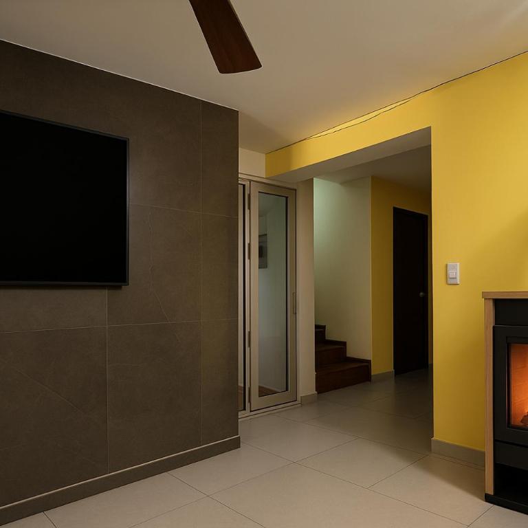 Hermosa Casa con Espectaculares Vistas al Sur de Mty - Three-Bedroom House - 23