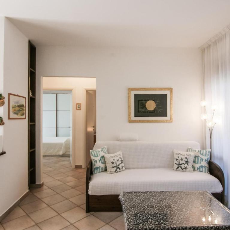 2 Bedroom Gorgeous Apartment In Marina Di Massa - Appartamento con Terrazza - 4