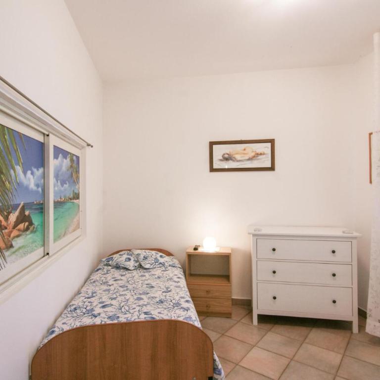 2 Bedroom Gorgeous Apartment In Marina Di Massa - Appartamento con Terrazza - 9