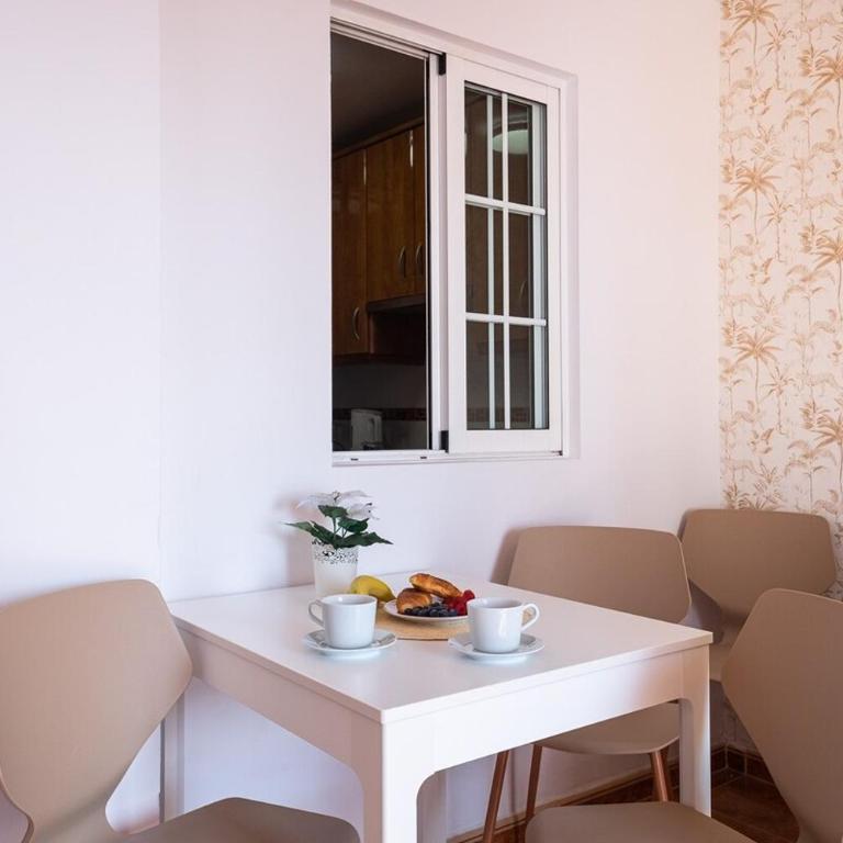 Apartamento con vistas al mar en Pedregalejo playa - Apartamento - 9