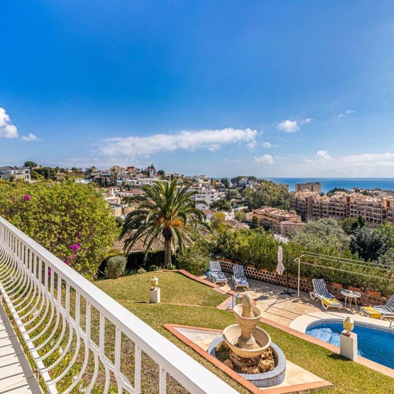 Villa con piscina en Fuengirola - Casa - 17