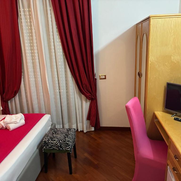 B&B Rifugio di Roma upon Metro B pvt bathroom pvt balcon - Ampia Camera Matrimoniale - 14
