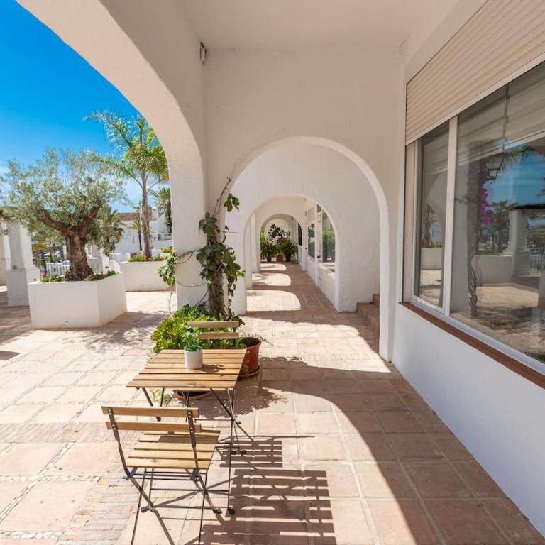 Luxe Marina Premium Port views I - One-Bedroom Apartment with Sea View - 13