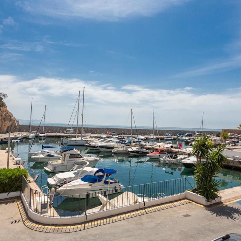 Luxe Marina Premium Port views I - One-Bedroom Apartment with Sea View - 33