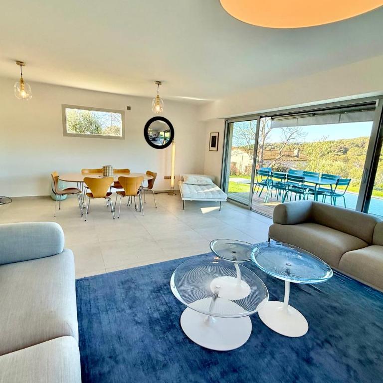 Villa contemporaine de standing Antibes 3 Chbres - 6 Pers - PiscineParking - Villa - 6
