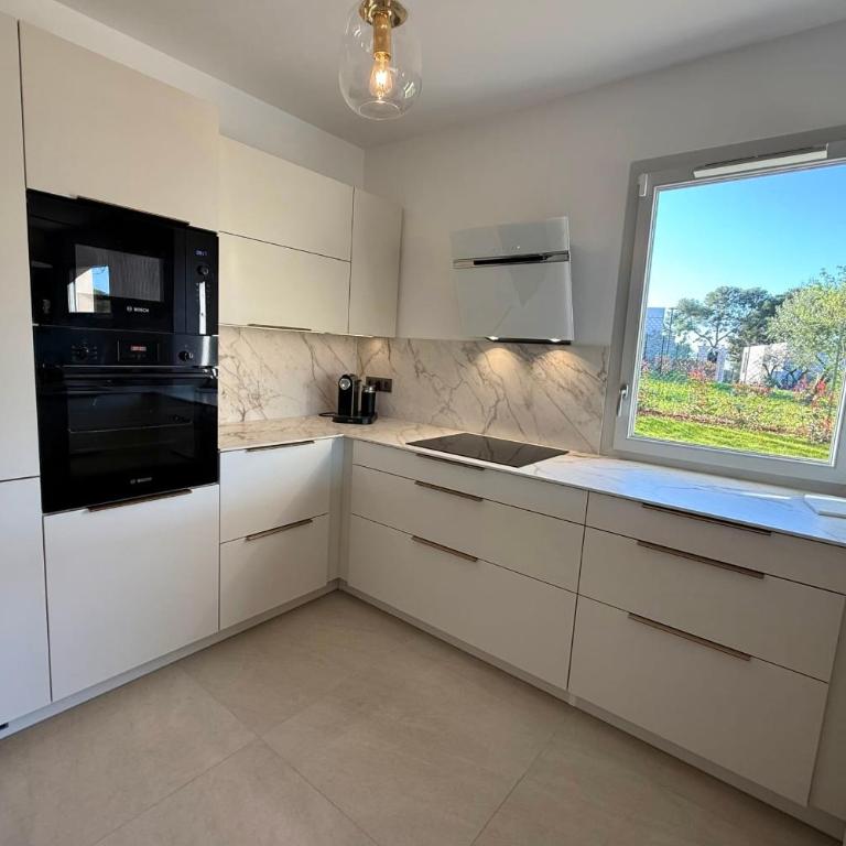 Villa contemporaine de standing Antibes 3 Chbres - 6 Pers - PiscineParking - Villa - 19