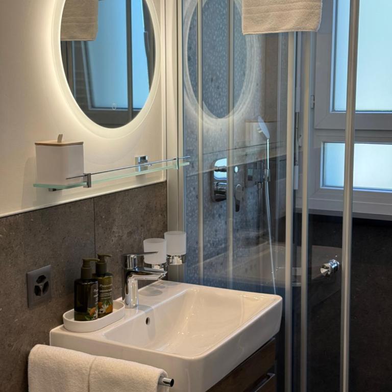 Boutique-Hotel REMORINO, a Lago Maggiore GARDEN RESORT - Suite "Verzasca" - 2