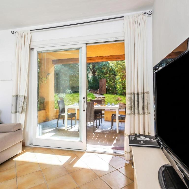 Rotondo Dream Suite with Shared Pool - Two Bedroom Apartment with Private Garden - 14