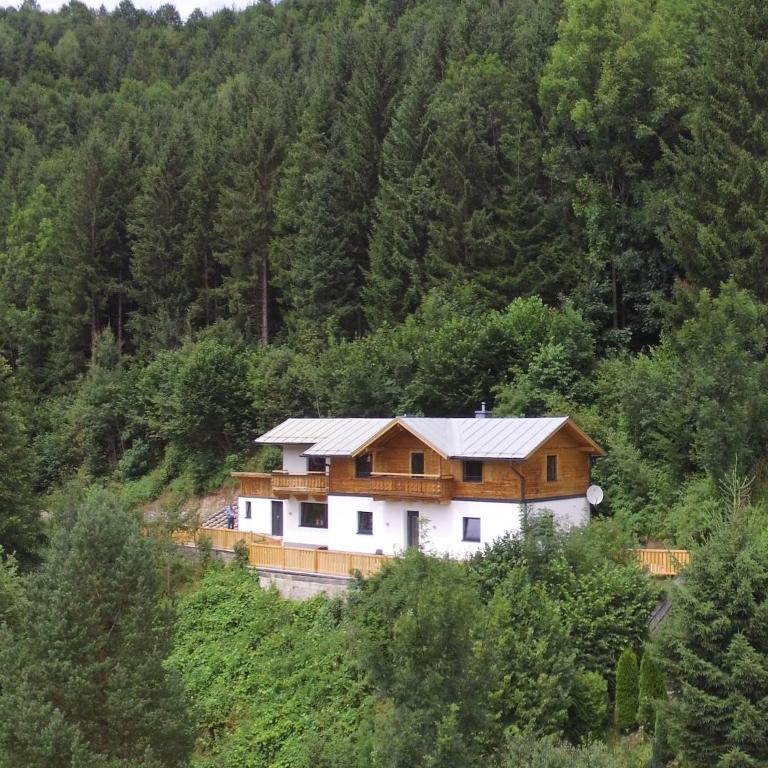 Alpine Chalet Near Zell am See for 12 - Chalet mit 3 Schlafzimmern - 1