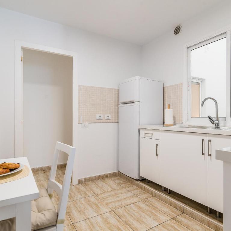 Home2Book Elegant Urban Apartment La Naval - Apartamento de 3 dormitorios - 10