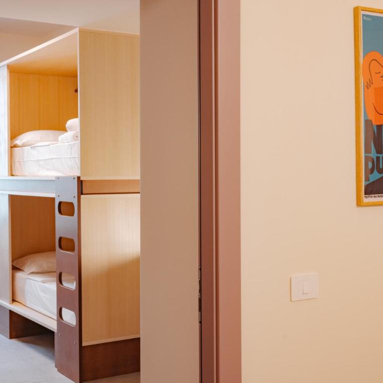 Tomato Urban Retreat - Ostello della gioventù - Single Bed in Mixed Dormitory with Shared Bathroom – 4 Beds - 13