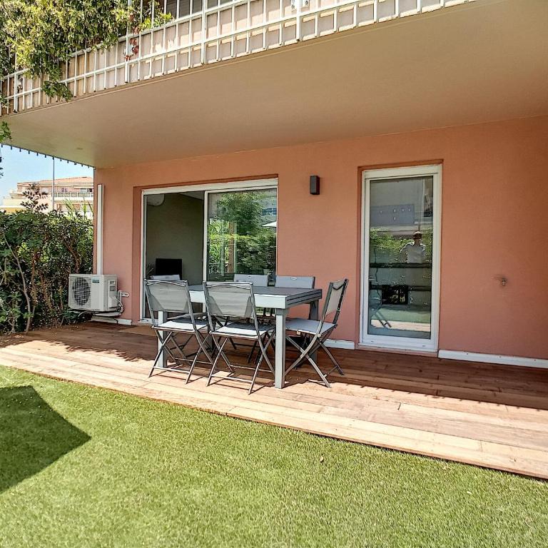 Juan Flore Studio Rdj Piscine park - Studio avec Terrasse - 8