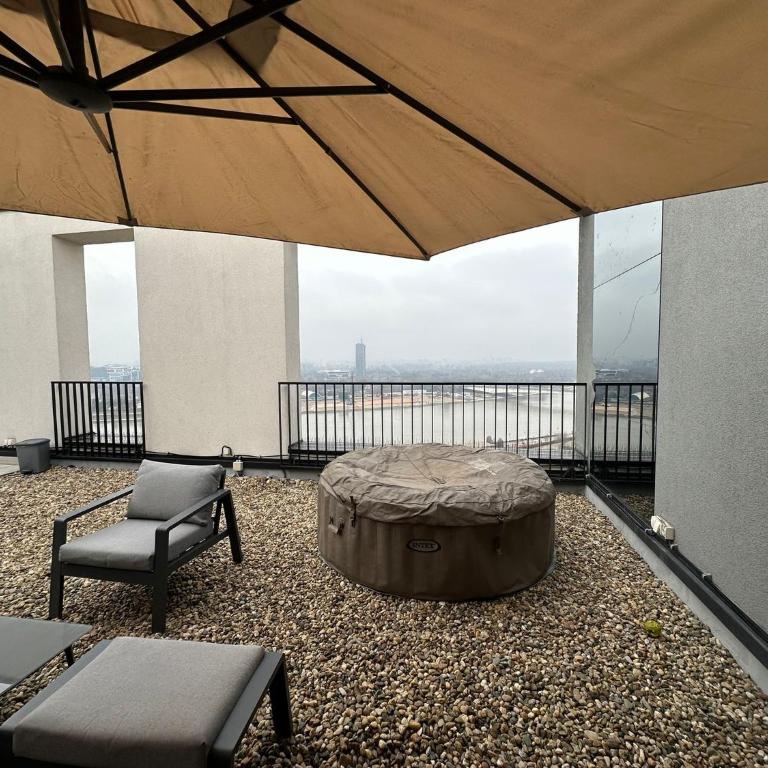 BW Metropolitan Penthouse with River View - Three-Bedroom Apartment - 9