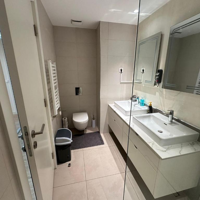 BW Metropolitan Penthouse with River View - Three-Bedroom Apartment - 11