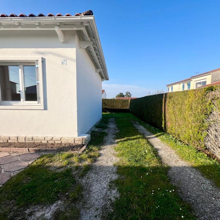 Jolie Maison 2 chambres avec Jardin à Royan - Idéal Familles - Parking Gratuit - Confort Tout équipée - Vacation Home - 15