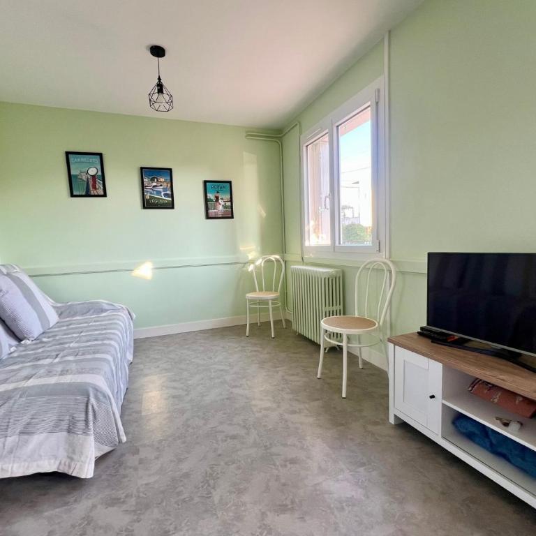 Jolie Maison 2 chambres avec Jardin à Royan - Idéal Familles - Parking Gratuit - Confort Tout équipée - Vacation Home - 12