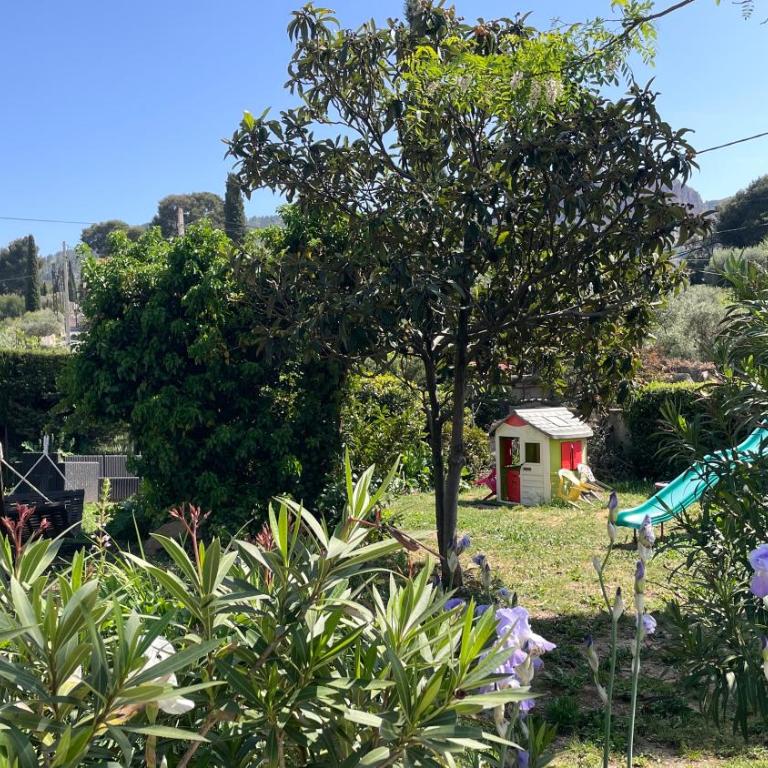 Large private garden, quiet 2-bedroom apartment, air conditioning, wifi, parking - Appartement - 15