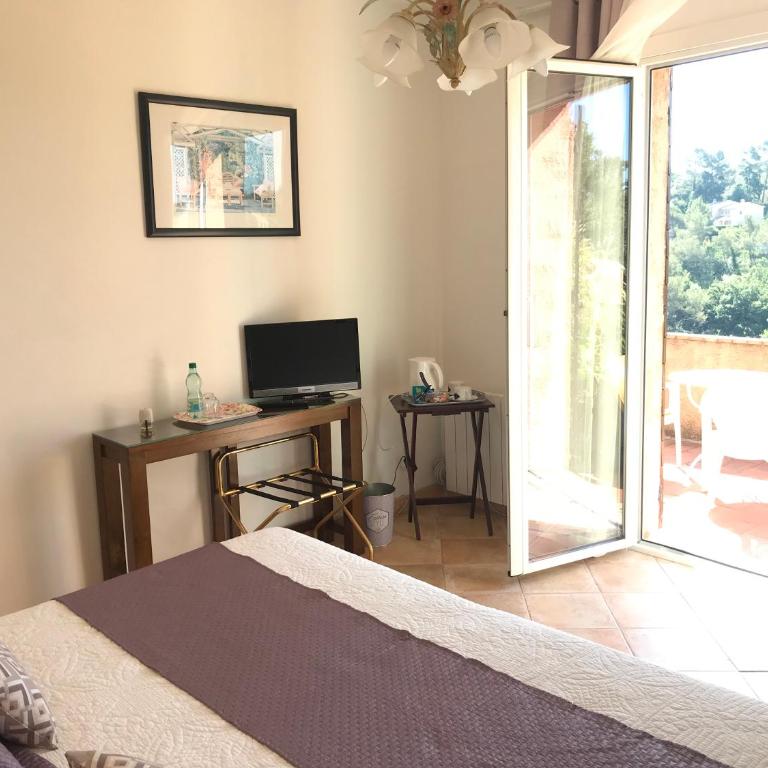 Bastide Rose de Mai - Chambre Double avec Terrasse - 11