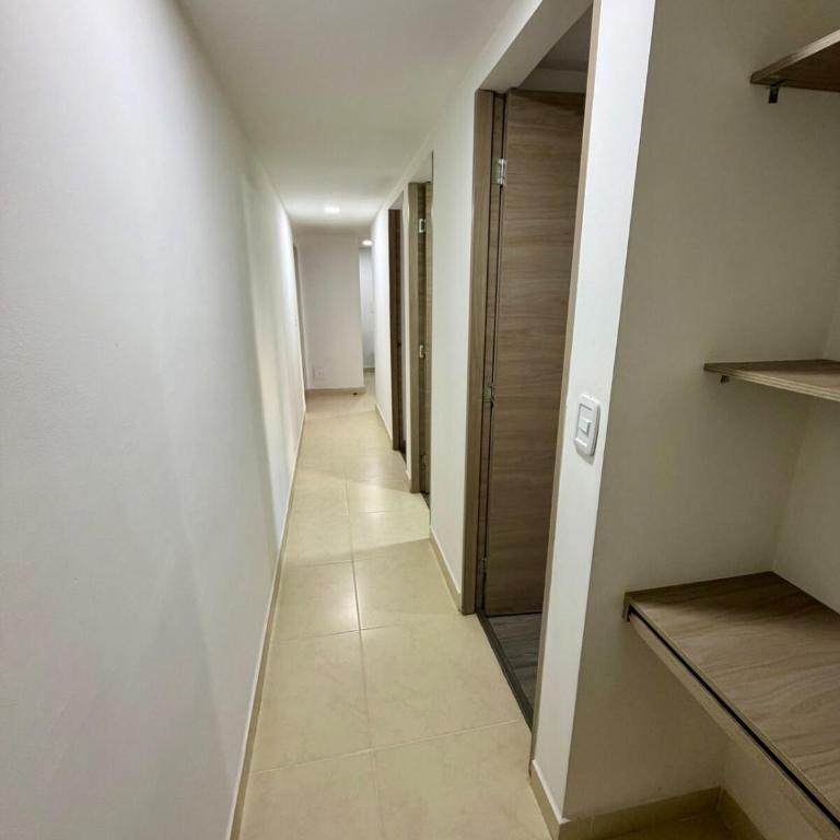 Confortable y Lindo Apto Cerca a CC, centro, Univ - Apartamento de 3 dormitorios - 2