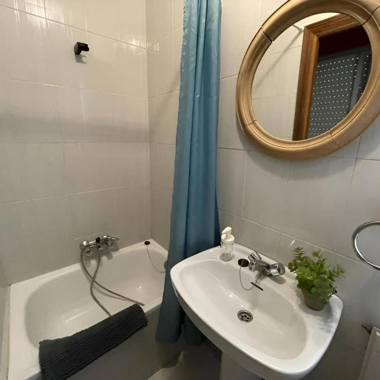Apartamento en el Centro - Catedral cerca - Three-Bedroom Apartment - 12