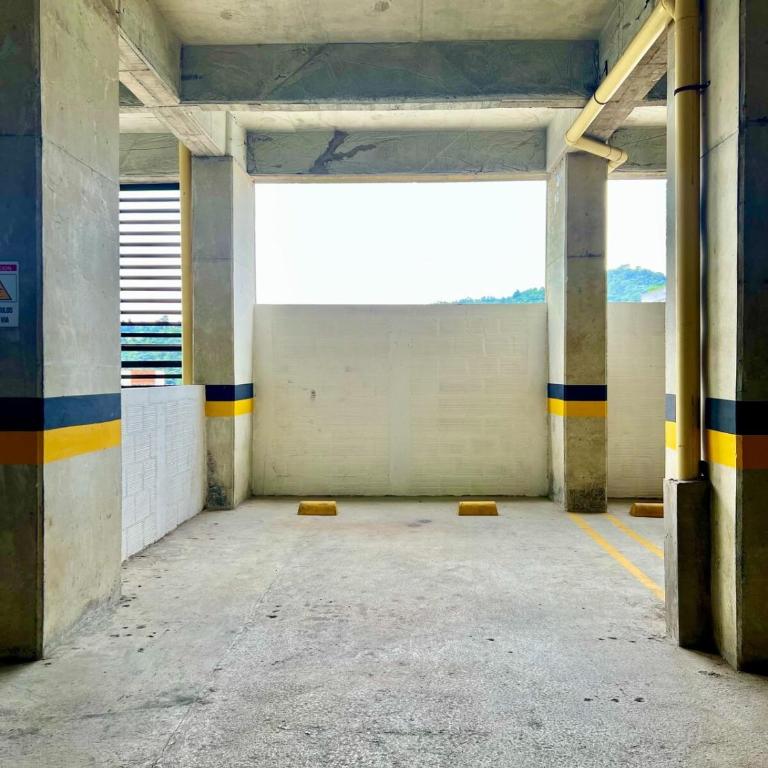 Confortable y Lindo Apto Cerca a CC, centro, Univ - Apartamento de 3 dormitorios - 23