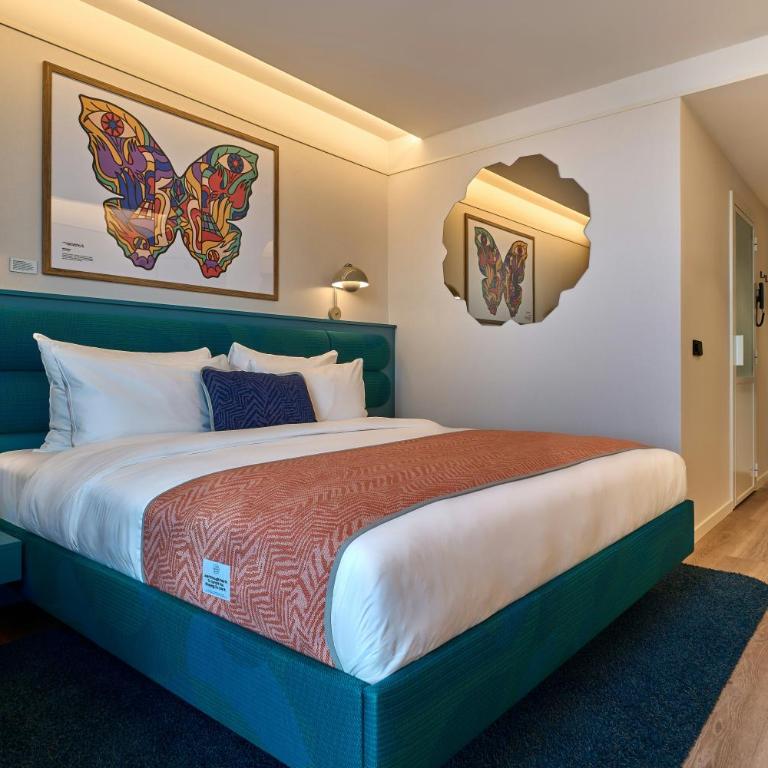 The Social Hub Barcelona Poblenou Extended Stay - Deluxe Double Room - 1