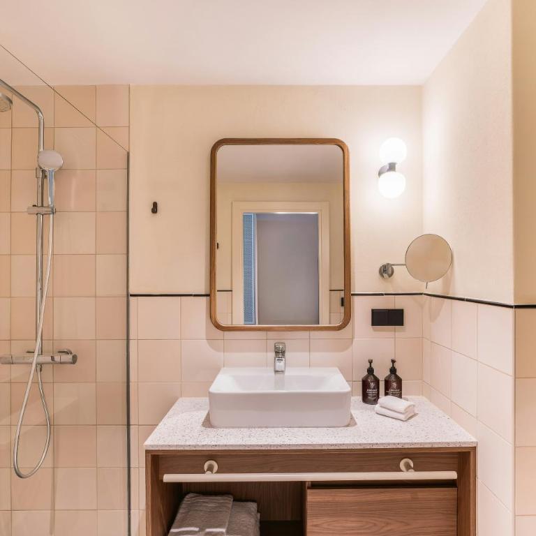 The Social Hub Barcelona Poblenou Extended Stay - Double Room - 2