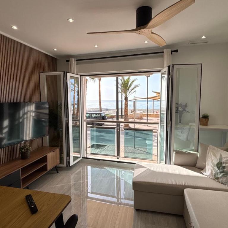 Espectacular piso reformado 1a linea de playa - Apartamento de 1 dormitorio - 23